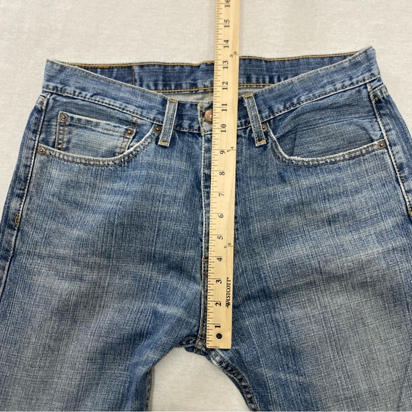 Levi's 505 Men's 34x30 Straight Leg High Rise Denim Jeans Light Wash - Picture 12 of 12